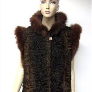 Women’s Broadtail Hooded Vest w/Fox Trim